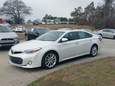 Used 2013 Toyota Avalon Limited image 1
