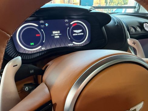 Used 2021 Aston Martin DBX AWD/4WD image 27