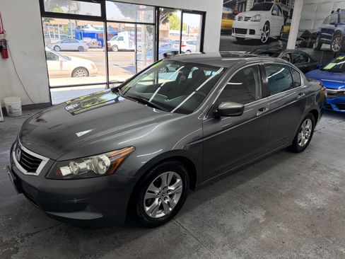 Used 2010 Honda Accord LX-P Sedan image 1