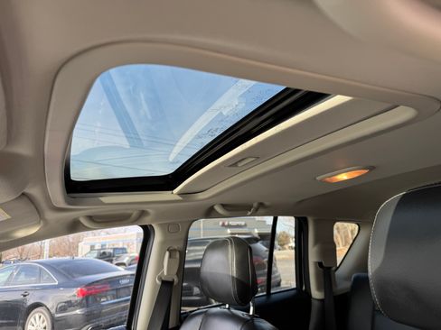 Used 2016 Jeep Compass High Altitude image 9