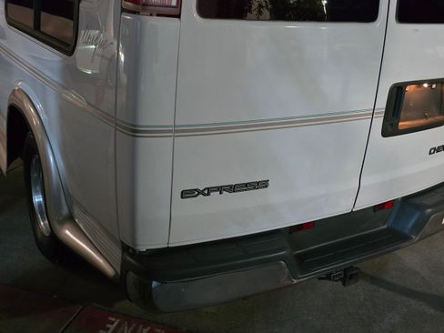 Used 1999 Chevrolet Express 1500 image 45