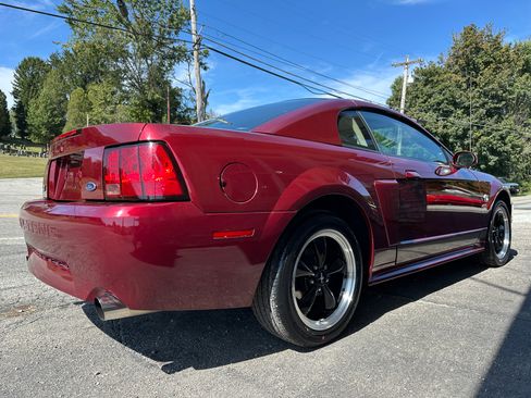 Used 2004 Ford Mustang GT image 4