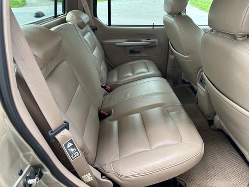 Used 2002 Ford Explorer Sport Trac image 16