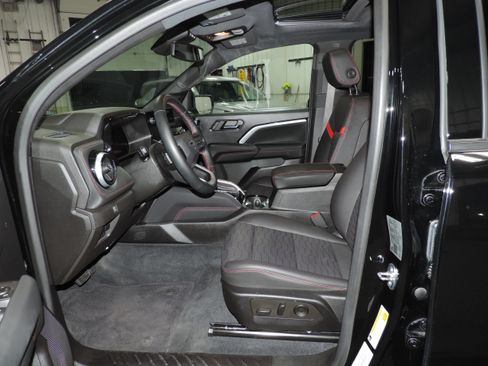 Used 2023 Chevrolet Colorado Z71 image 27