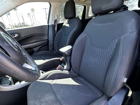 Used 2018 Jeep Compass Sport image 9
