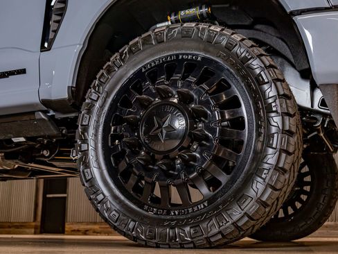 Used 2025 Ford F350 Platinum image 15