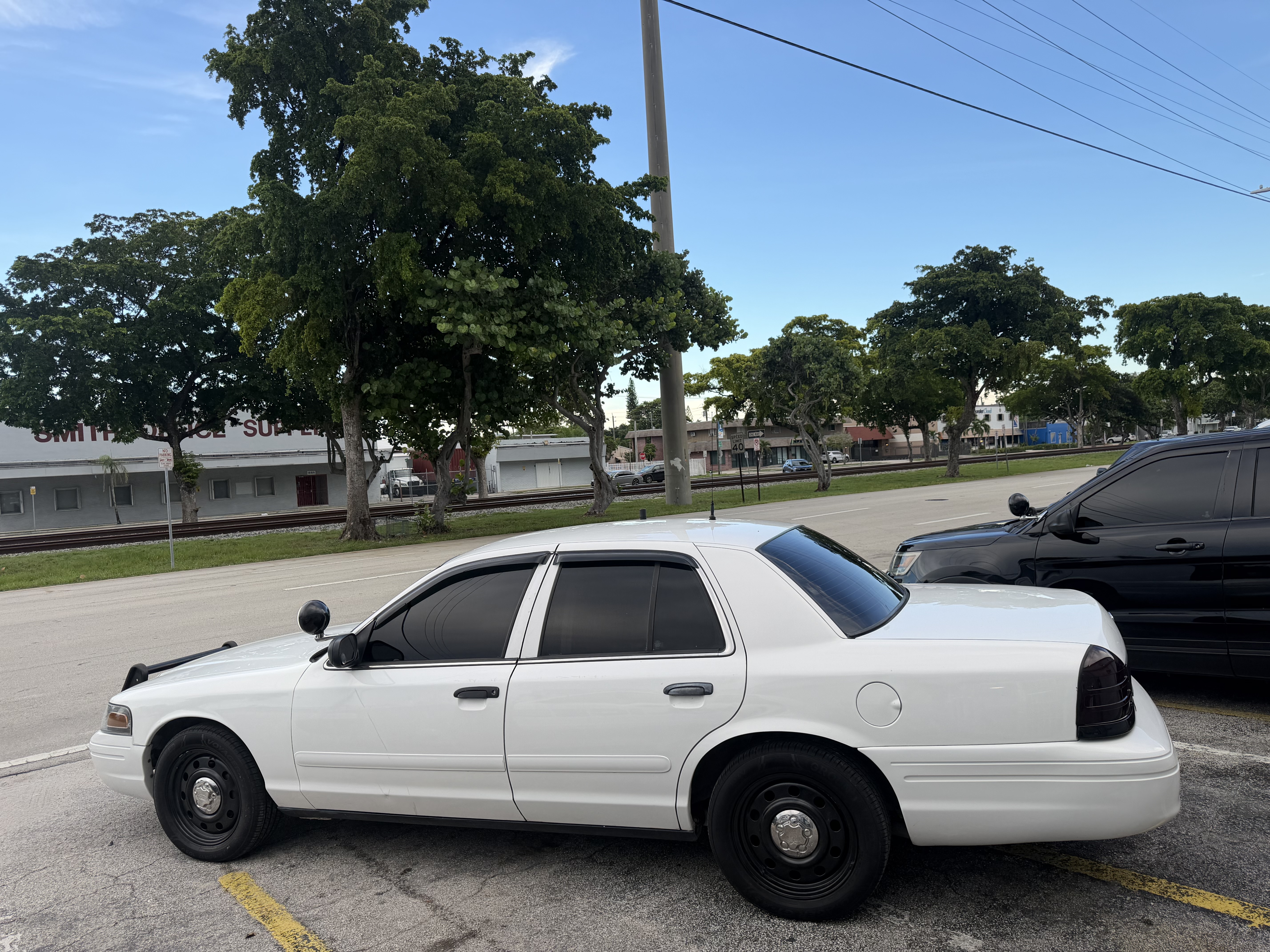 Used 2007 Ford Crown Victoria Police Interceptor RWD image 4