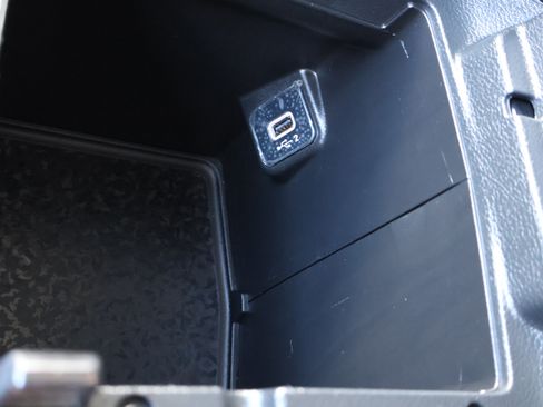 Used 2021 Jeep Wrangler Sport S image 36