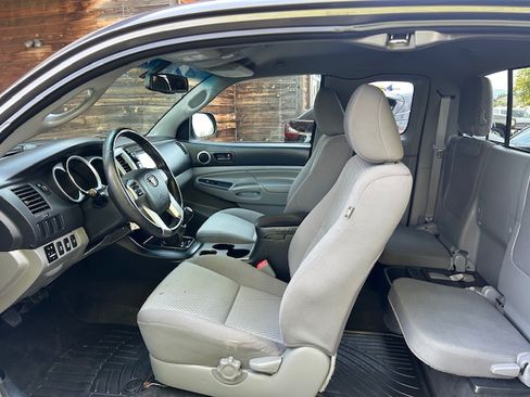 Used 2013 Toyota Tacoma 4x4 Access Cab image 12