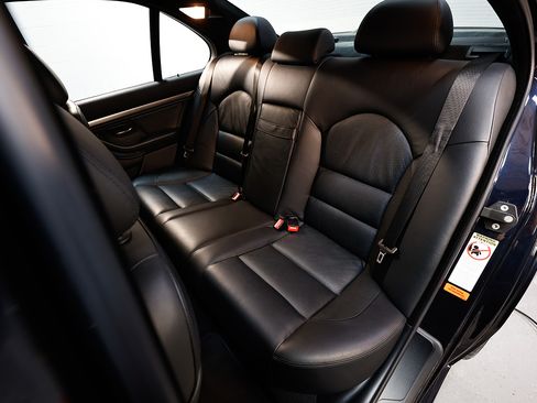 Used 2003 BMW M5 RWD image 13
