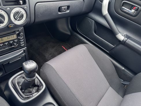 Used 2000 Toyota MR2 Spyder image 13