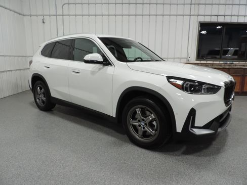 Used 2023 BMW X1 xDrive28i image 10