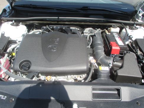 Used 2020 Toyota Avalon XLE image 17