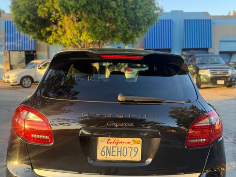 Used 2011 Porsche Cayenne image 6