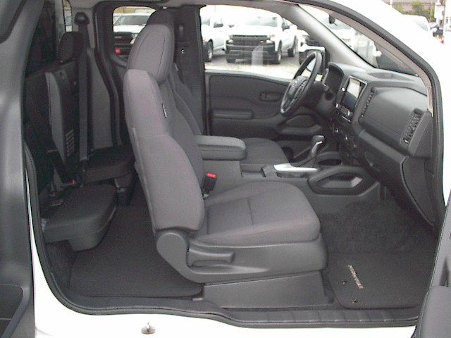 Used 2024 Nissan Frontier S RWD image 14