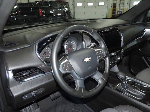 Used 2023 Chevrolet Traverse LT image 29