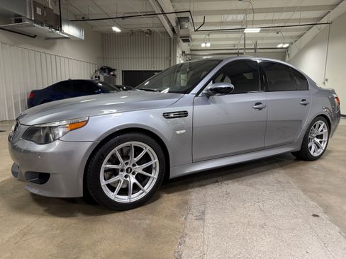 Used 2007 BMW M5 RWD image 10