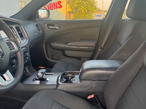Used 2012 Dodge Charger SE RWD image 7
