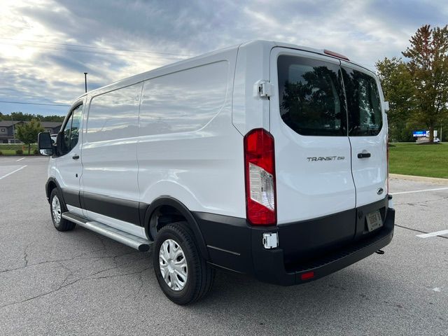 Used 2025 Ford Transit 250 Low Roof RWD image 3