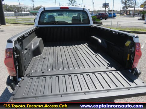 Used 2015 Toyota Tacoma image 12
