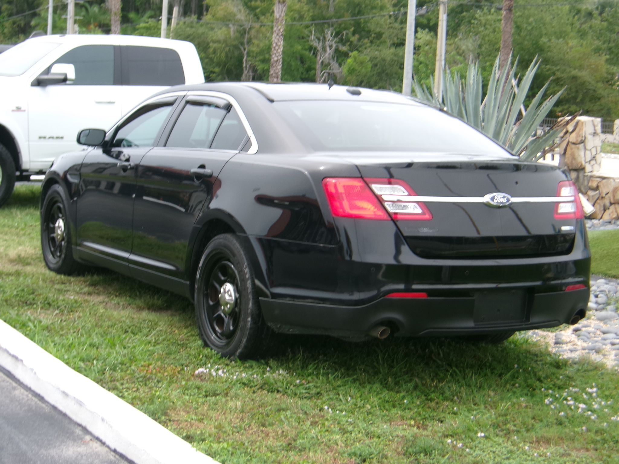 Used 2015 Ford Taurus Police Interceptor AWD image 3