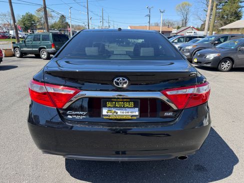 Used 2017 Toyota Camry SE image 28