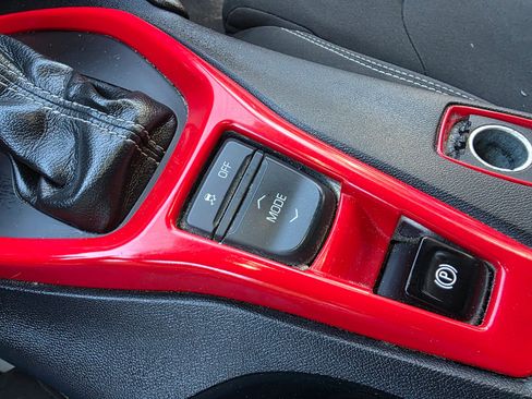 Used 2020 Chevrolet Camaro LT image 15