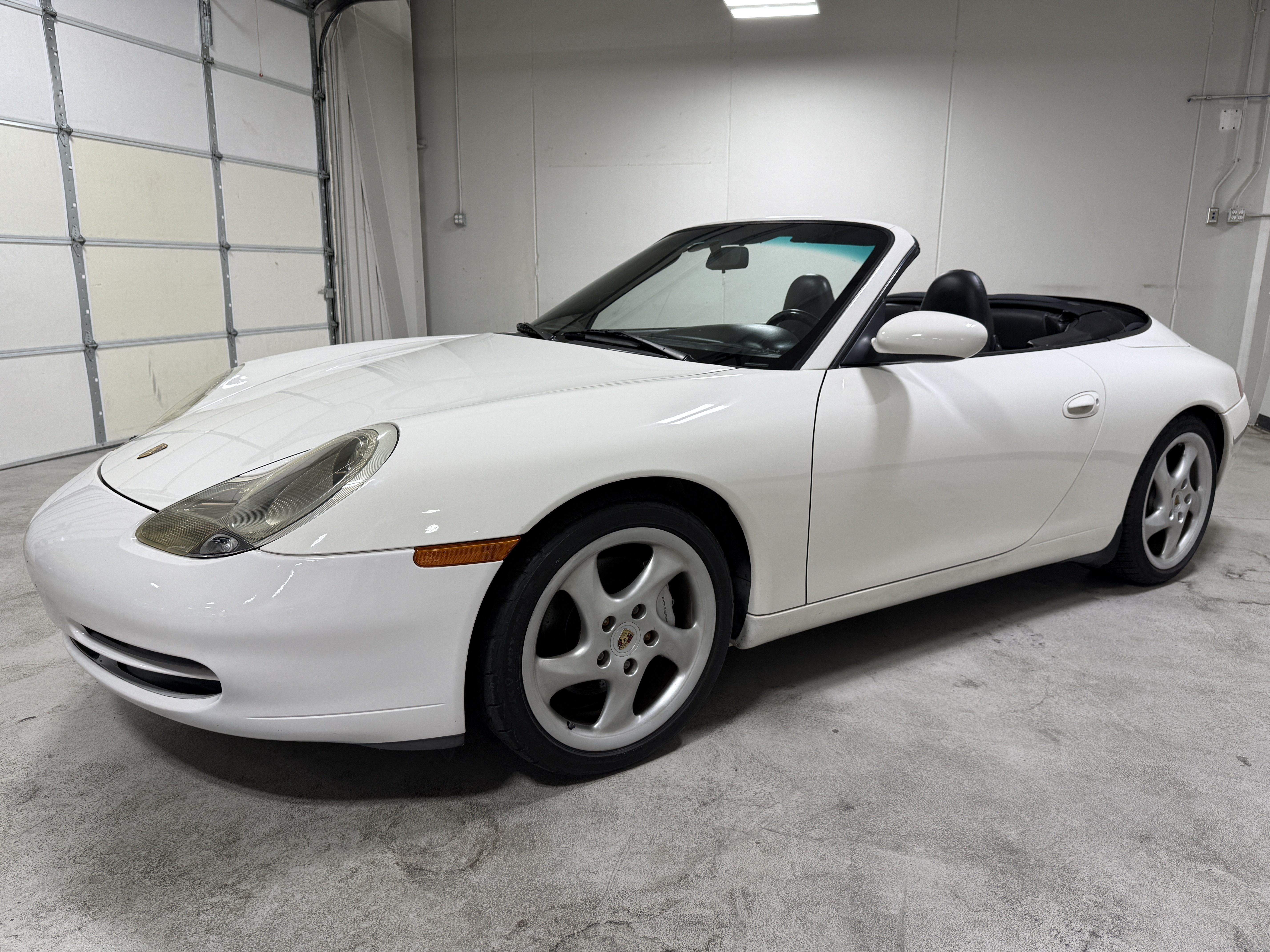 Used 2001 Porsche 911 Carrera 4 Cabriolet AWD/4WD image 10