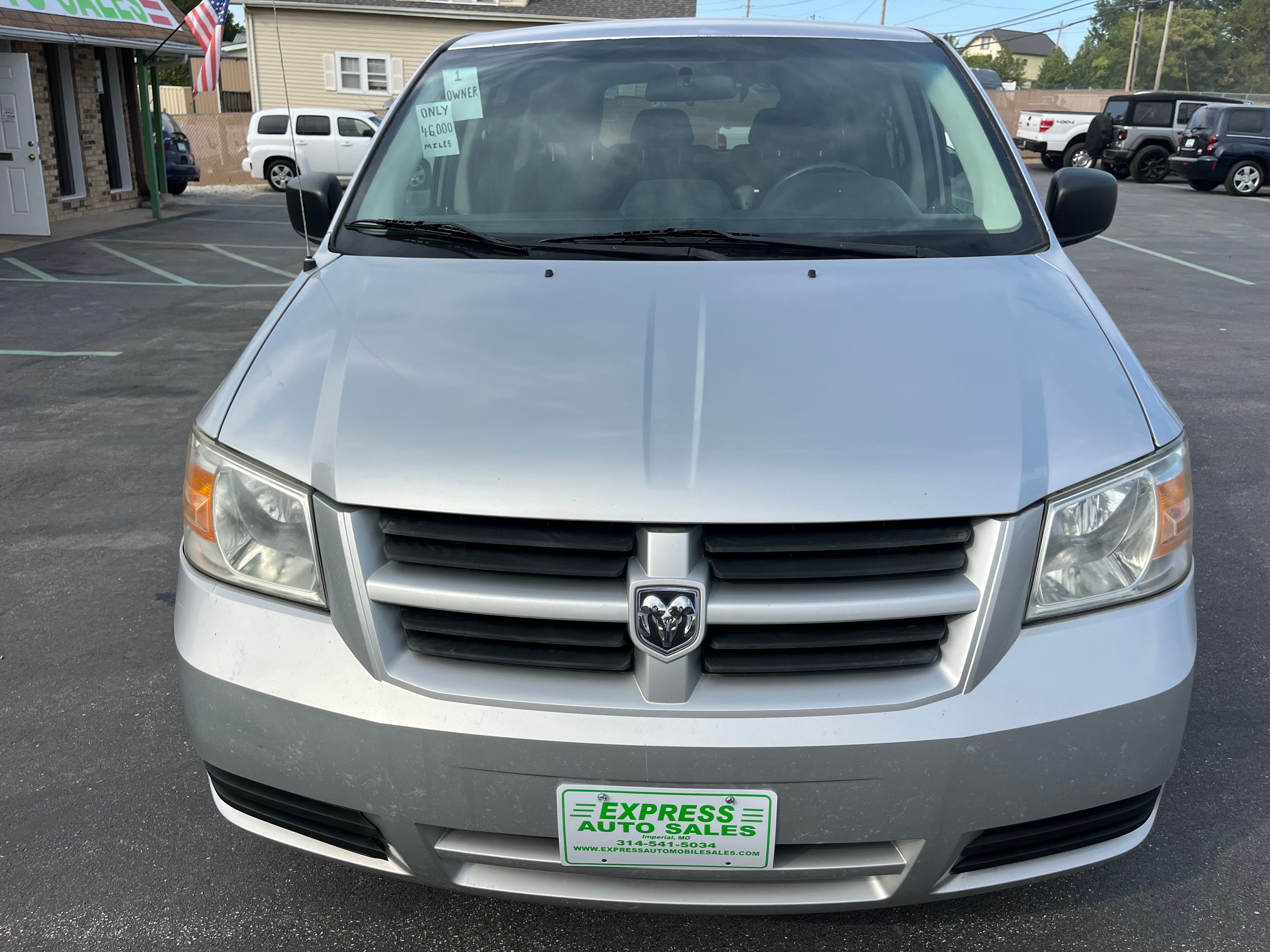 Used 2008 Dodge Grand Caravan SE FWD image 2