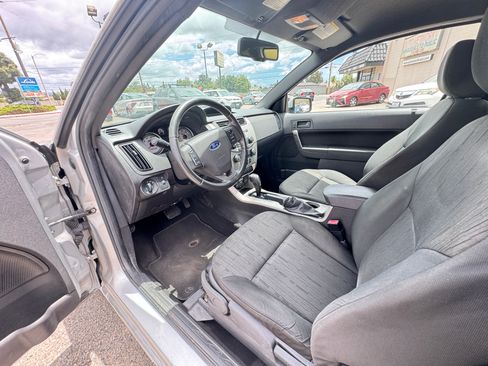 Used 2010 Ford Focus SE Coupe FWD image 17
