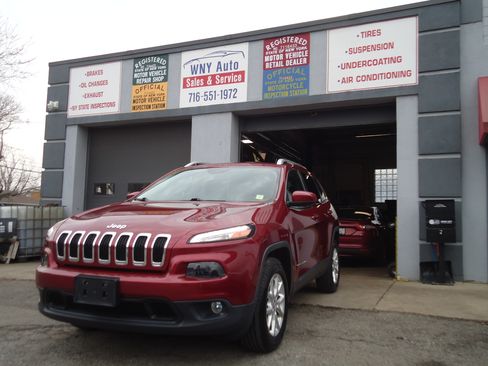 Used 2015 Jeep Cherokee Latitude image 1