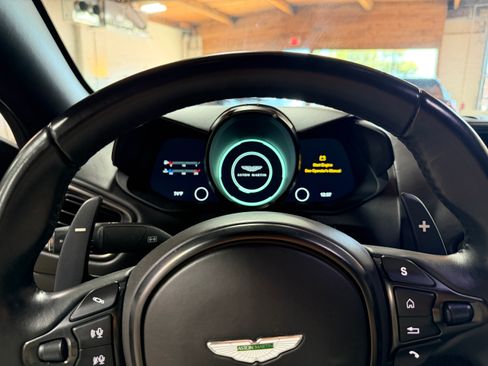 Used 2019 Aston Martin V8 Vantage Coupe RWD image 30