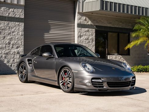 Used 2010 Porsche 911 Turbo image 4