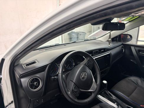 Used 2017 Toyota Corolla SE Sedan FWD image 11