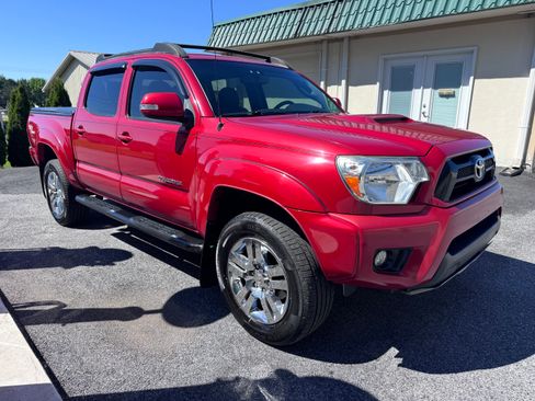 Used 2012 Toyota Tacoma 4x4 Double Cab w/TRD Sport Pkg image 4