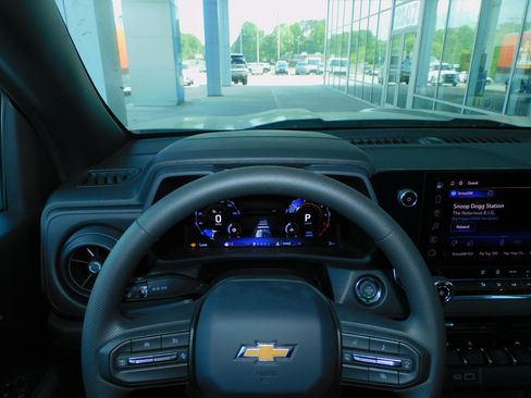 New 2026 Chevrolet Colorado W/T RWD image 2