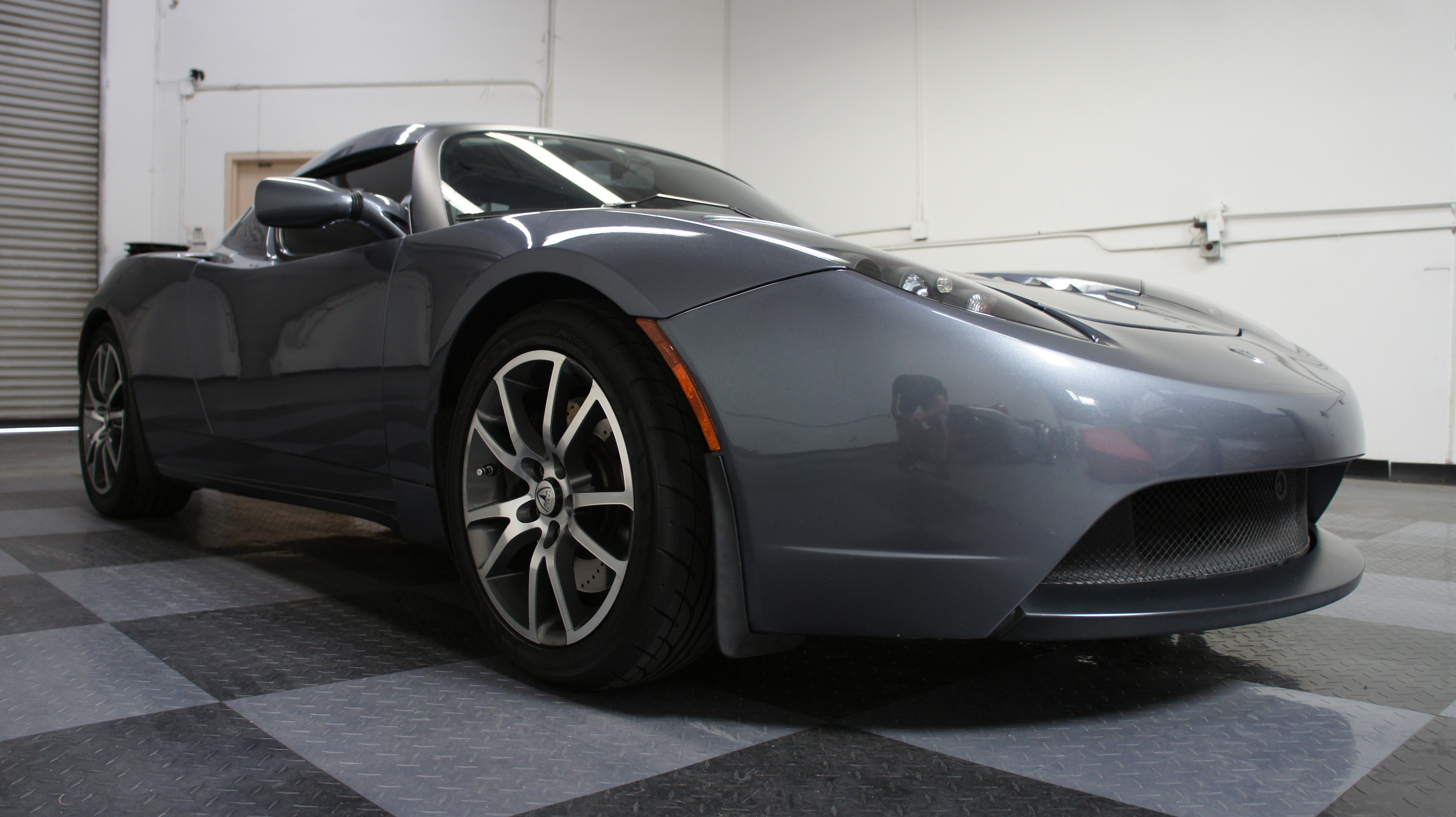 Used 2008 Tesla Roadster RWD image 10