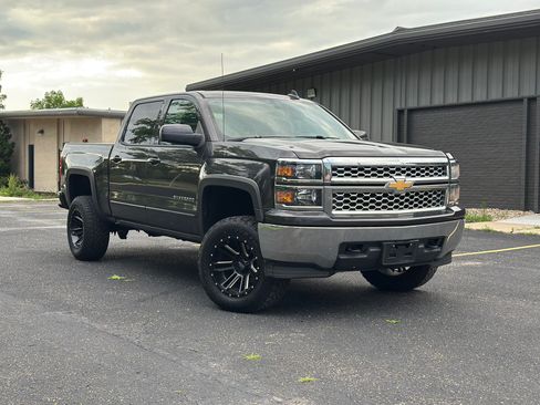 Used 2015 Chevrolet Silverado 1500 4x4 Crew Cab LT image 1