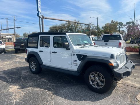 Used 2020 Jeep Wrangler Freedom Edition image 5