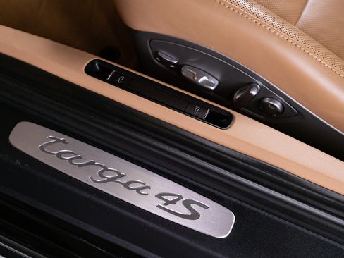 Used 2015 Porsche 911 Targa 4S image 65