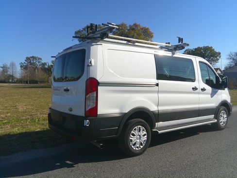 Used 2024 Ford Transit 250 XL image 7