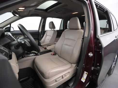 Used 2016 Honda Pilot Touring image 41