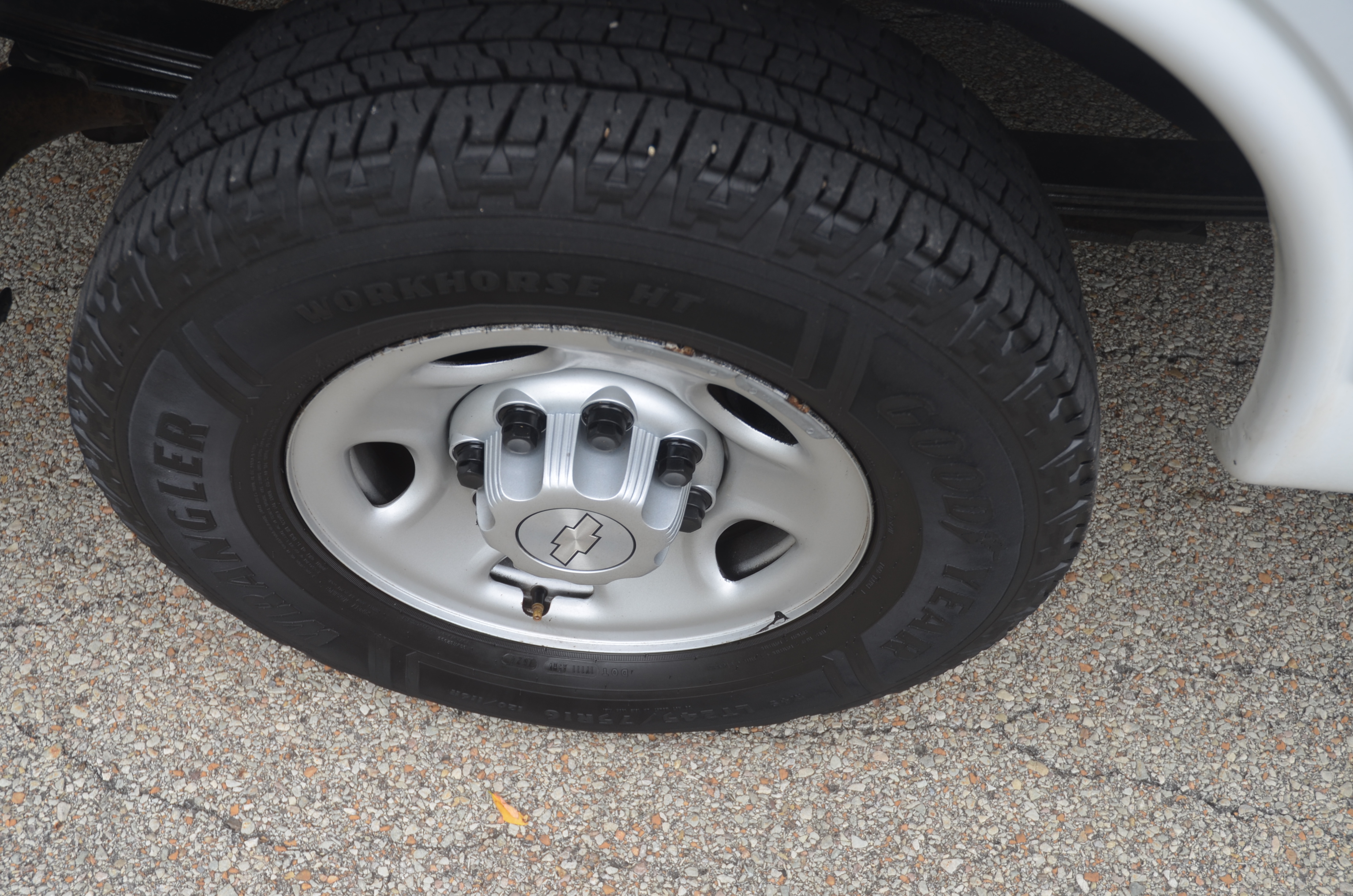Used 2019 Chevrolet Express 2500 UNAVAIL RWD image 22