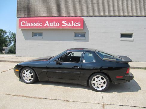 Used 1989 Porsche 944 Turbo Coupe RWD image 1