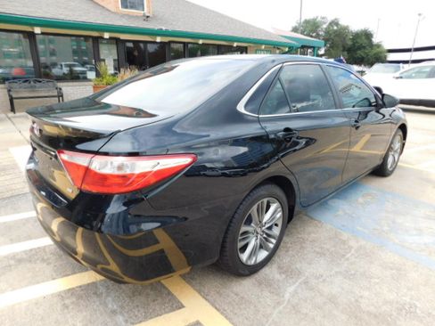 Used 2017 Toyota Camry SE Sedan 4D FWD image 8
