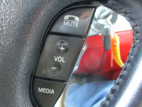 Used 2004 Ford Thunderbird LX image 30