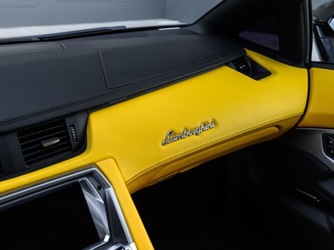 Used 2013 Lamborghini Aventador LP 700-4 image 36