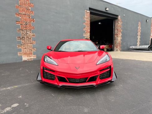 Used 2023 Chevrolet Corvette Z06 Coupe w/ 3LZ RWD image 3