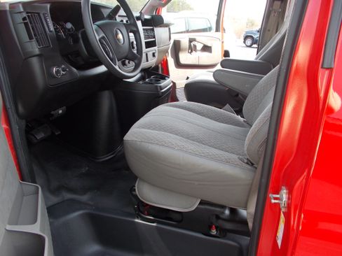 Used 2017 Chevrolet Express 2500 LS image 19