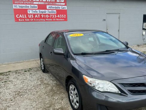 Used 2013 Toyota Corolla image 2
